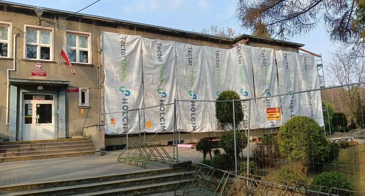 NEWS, termomodernizacja szkoły Kosztowach - zdjęcie, fotografia