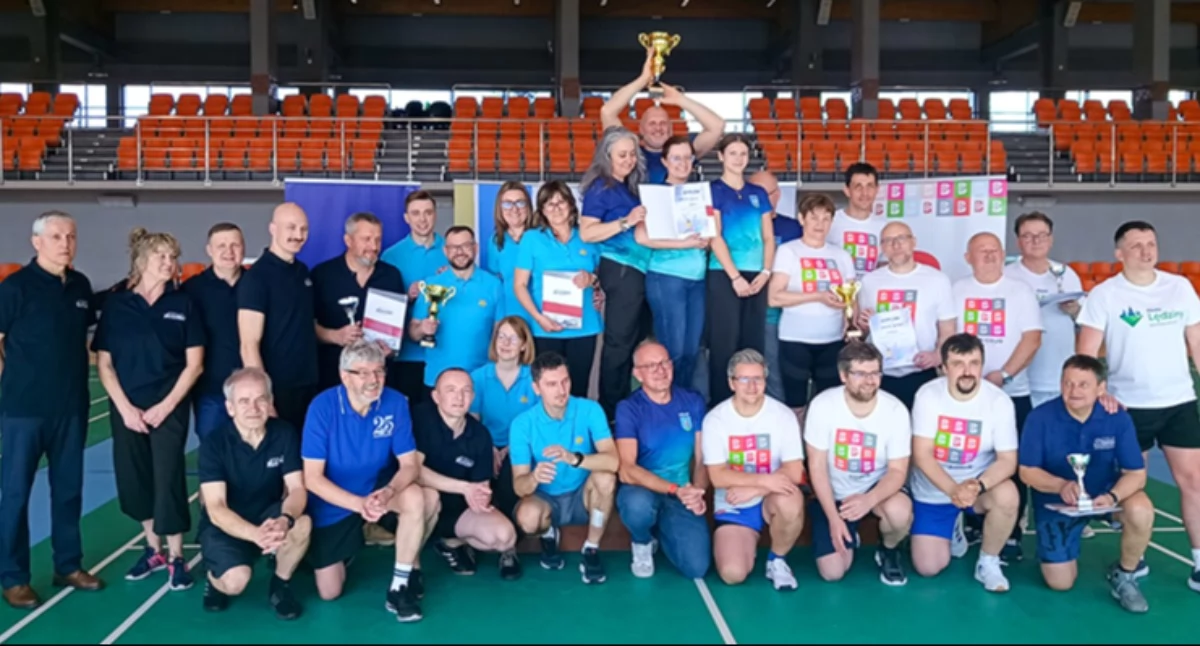 Inne sporty, Imielin najwyższym stopniu podium turnieju samorządowców Badmintona - zdjęcie, fotografia