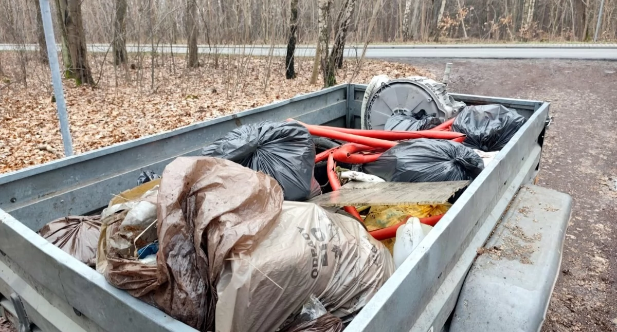 ECO, Mieszkańcy posprzątali tereny między Brzezinką Kosztowami - zdjęcie, fotografia
