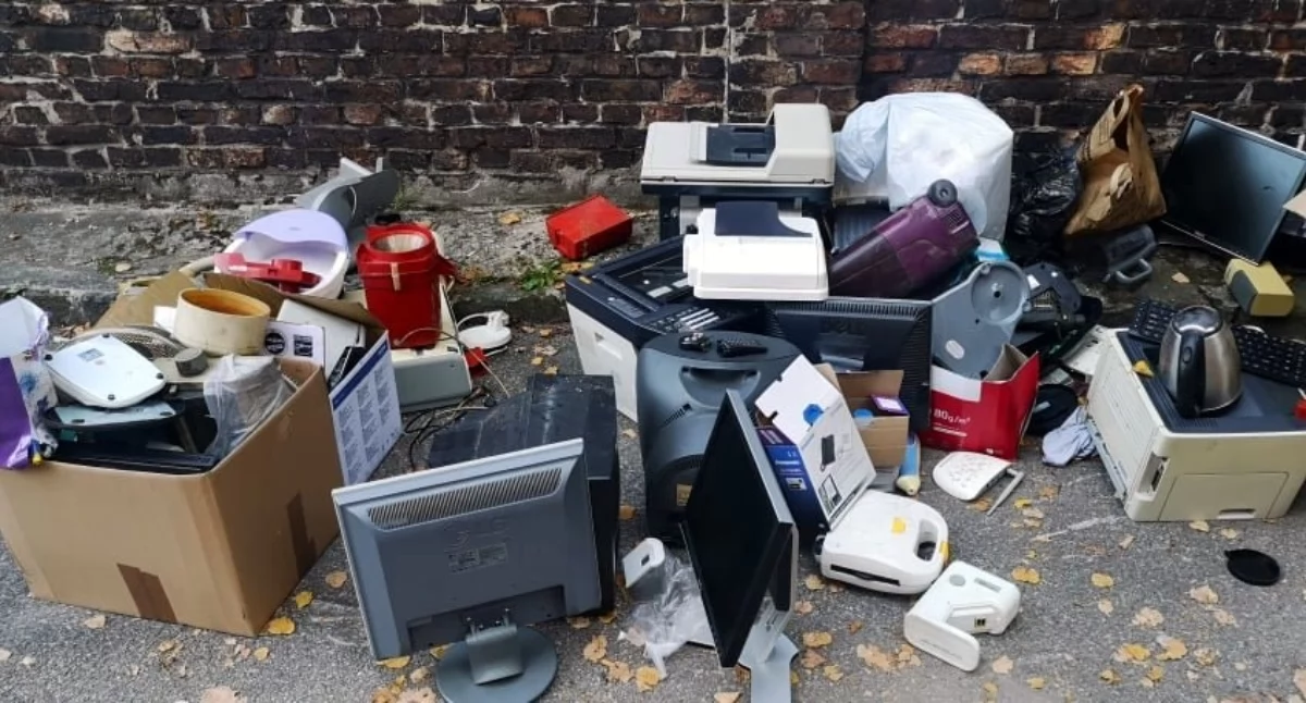 ECO, Mobilny PSZOK Mysłowicach Oddasz tekstylia elektrośmieci opony - zdjęcie, fotografia