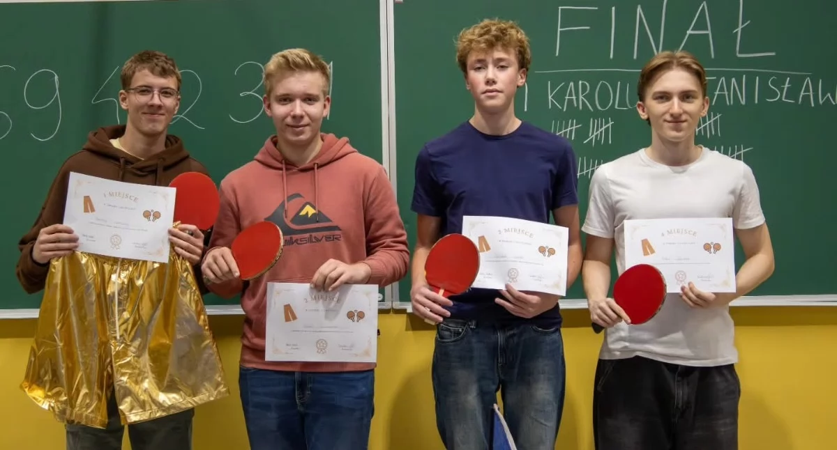 EDUKACJA, Młodzi budują „Falochron” przed nałogami Uczniowie ogólnopolskiej akcji wsparciem posła - zdjęcie, fotografia
