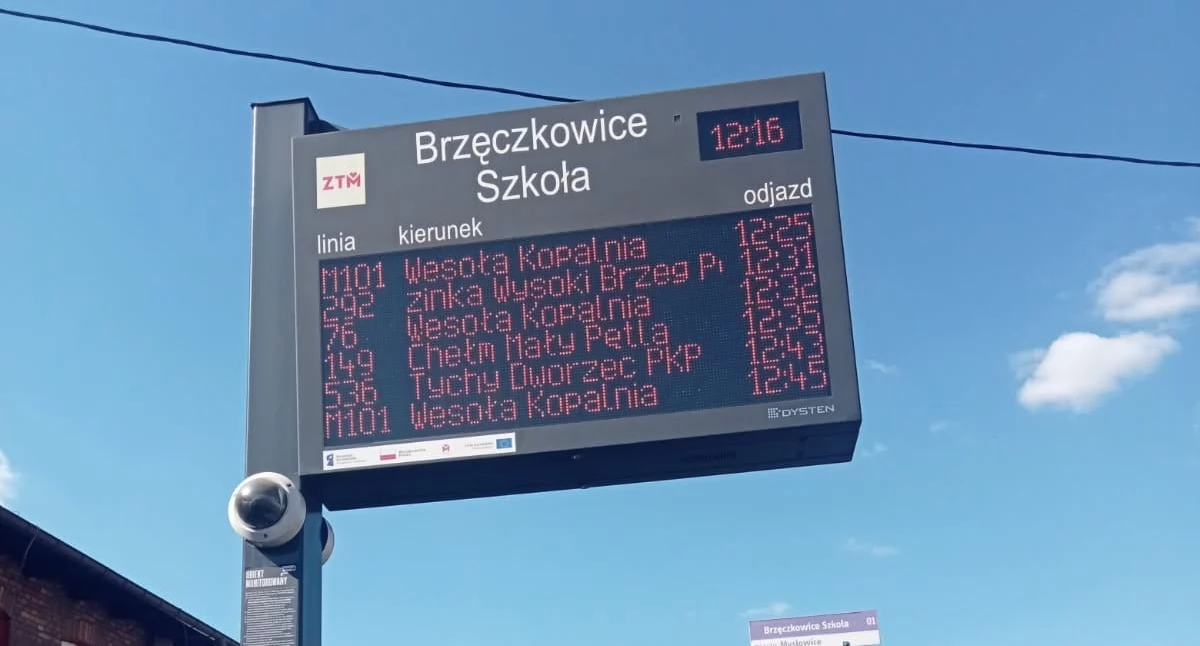 NEWS, Świetlna tablica rozkładu jazdy zrobiła sobie wolne - zdjęcie, fotografia
