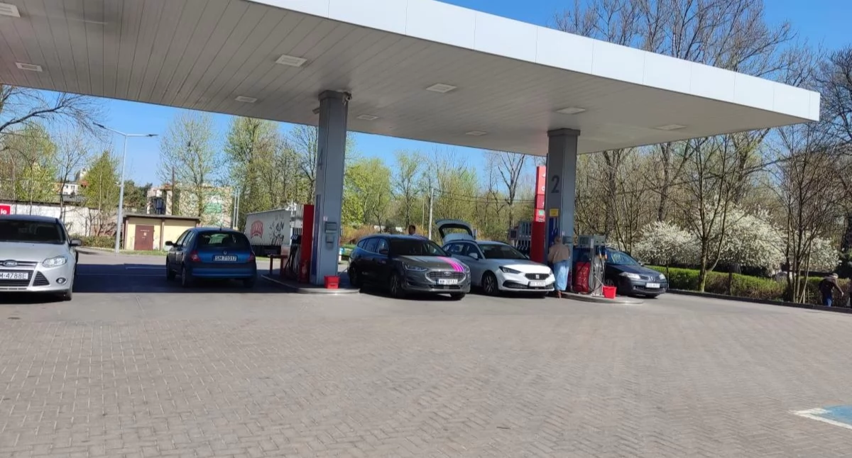 21 kwietnia spadły ceny paliw