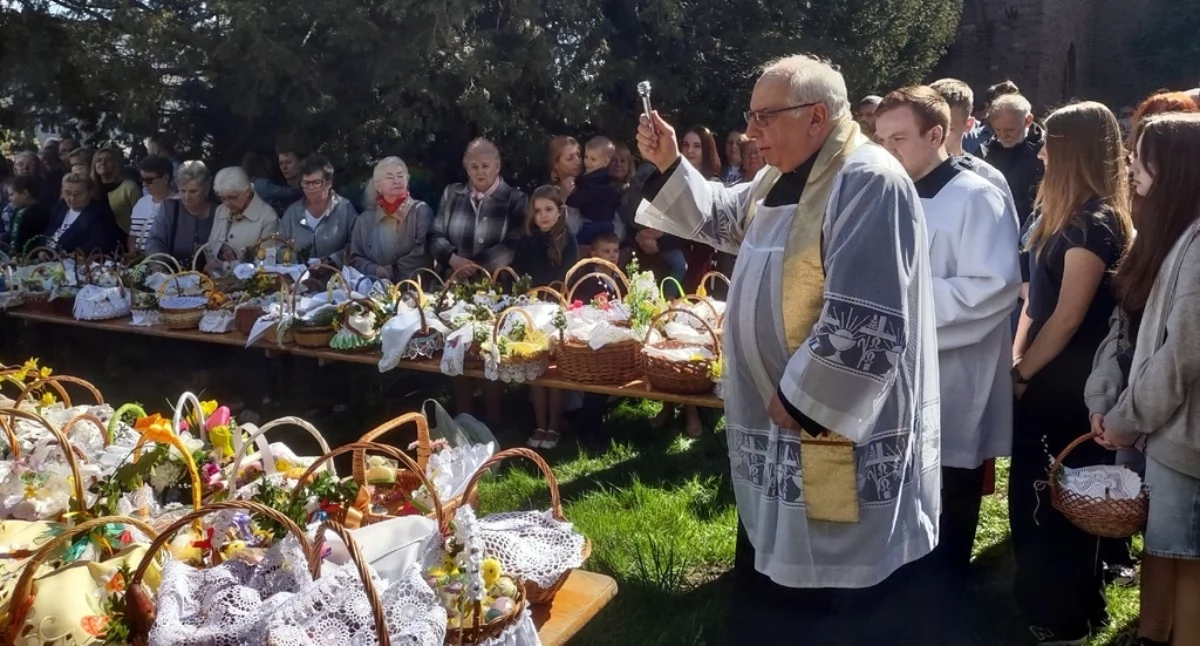 Święcenie pokarmów w Dziećkowicach (fot. arch)