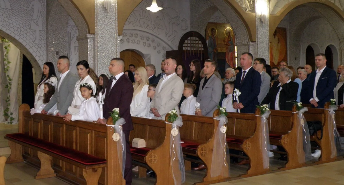 NEWS, Komunia Święta parafii Brzęczkowicach - zdjęcie, fotografia