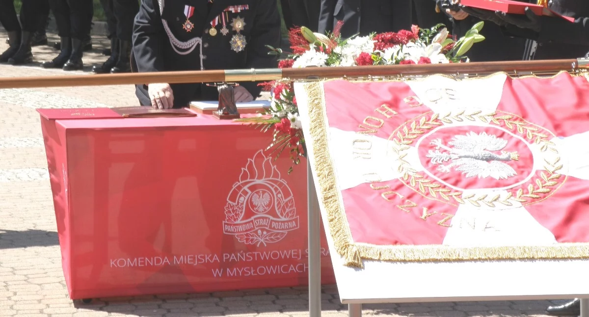NEWS, Mysłowiccy strażacy mają swój sztandar - zdjęcie, fotografia