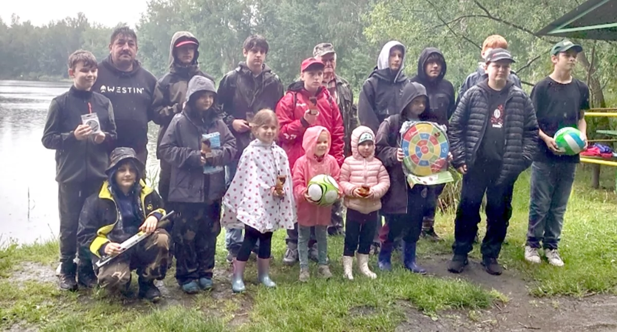 Rozrywka, Piknik wędkarski Pacwowych Stawach - zdjęcie, fotografia
