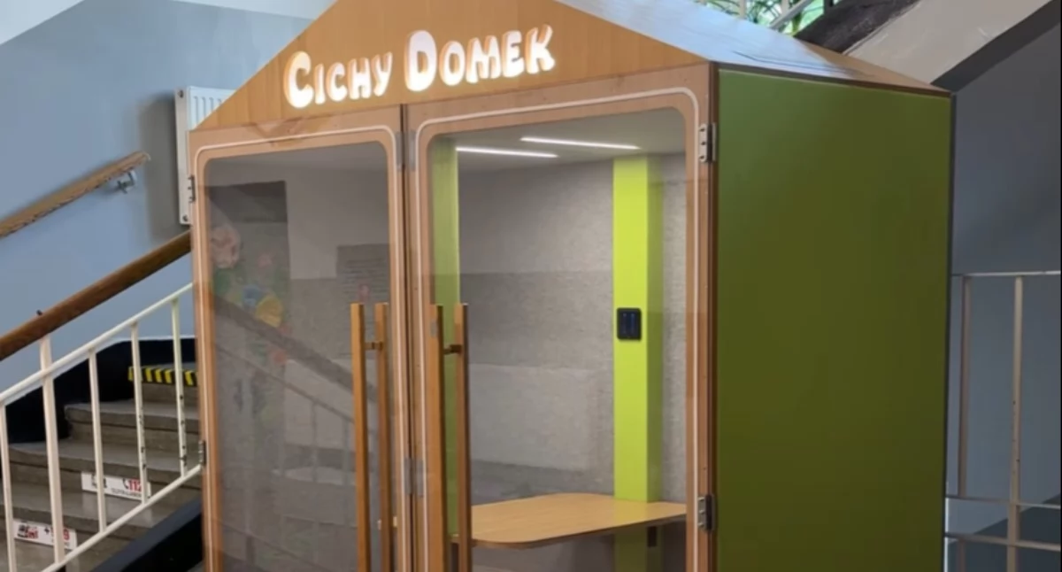EDUKACJA, Szkoła która wspiera rozumie potrzeby uczniów „Cichy domek” Lędzinach - zdjęcie, fotografia