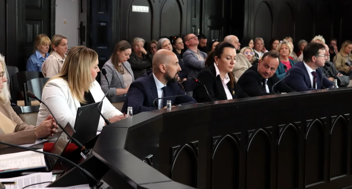 SAMORZĄD, Ważna sesja Mysłowicach Radni ocenią prezydenta Dariusza Wójtowicza mieszkańcy mogą zabrać głos - zdjęcie, fotografia