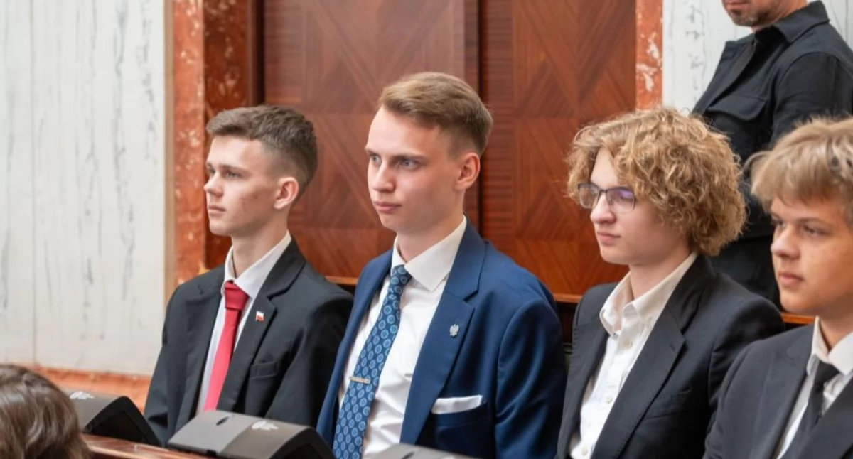 SAMORZĄD, Młodzieżowy Sejmik Województwa Śląskiego zainaugurował kadencję Mysłowice mają swojego reprezentanta - zdjęcie, fotografia