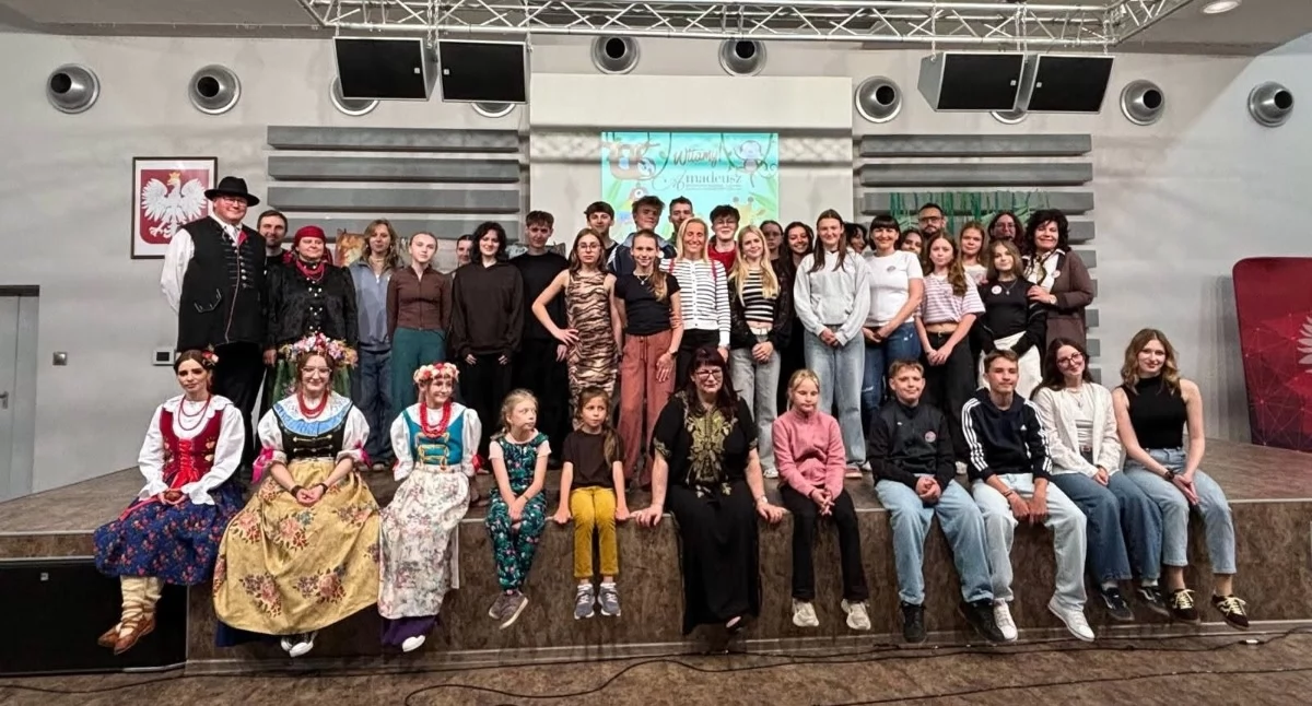 W Centralnym Muzeum Pożarnictwa młodzież uczyła się tradycyjnych tańców. Fot. Stowarzyszenie Amadeusz