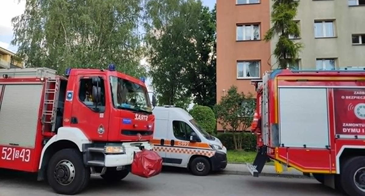 Pożary straż pożarna, Zatrucie tlenkiem węgla Mysłowicach osoby szpitalu dwoje dzieci - zdjęcie, fotografia