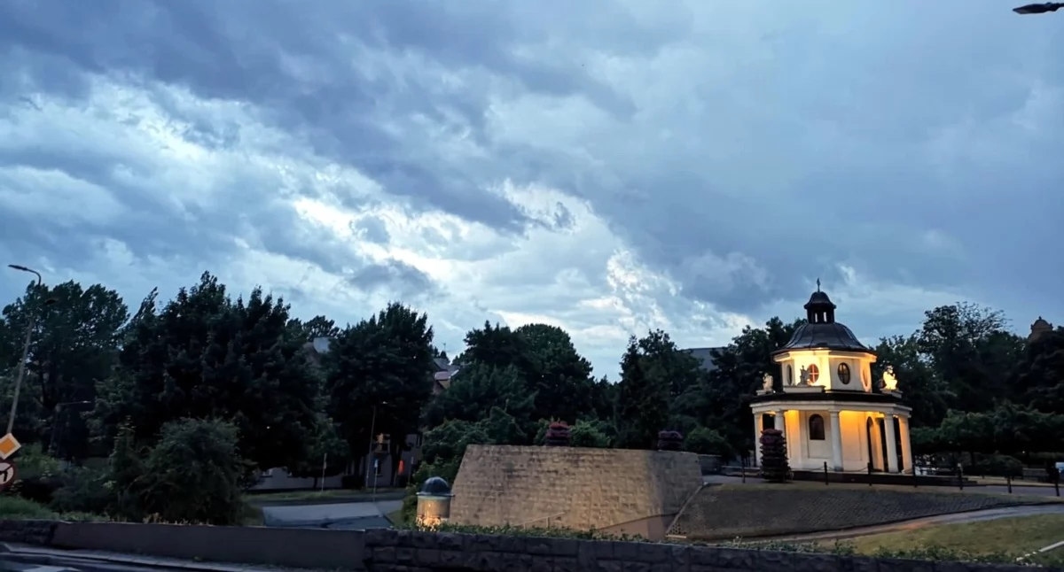 NEWS, Alert mieszkańców Mysłowic Służby ostrzegają przed gwałtownym deszczem burzami - zdjęcie, fotografia