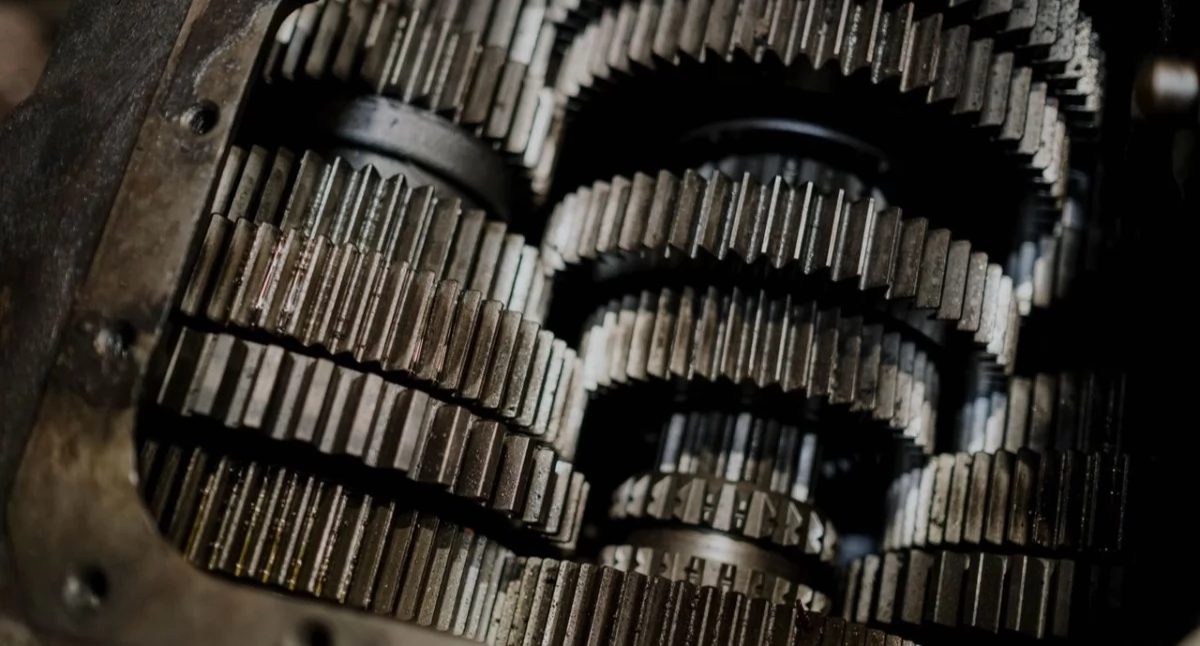 Informator gospodarczo reklamowy, dobór materiałów wpływa wytrzymałość żywotność komponentów hydraulicznych - zdjęcie, fotografia