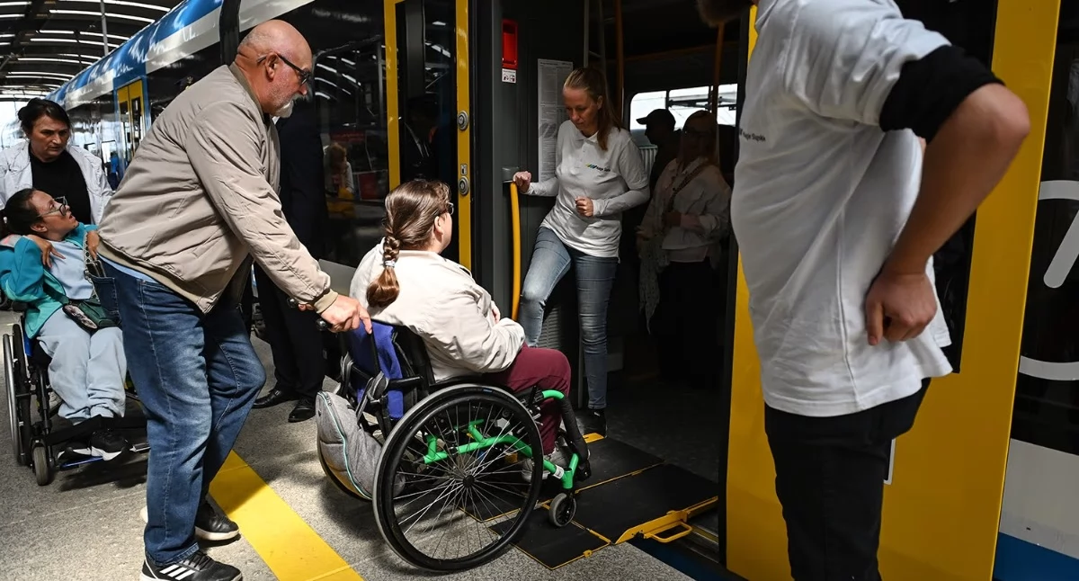 NEWS, Podróże barier Kolejami Śląskimi - zdjęcie, fotografia