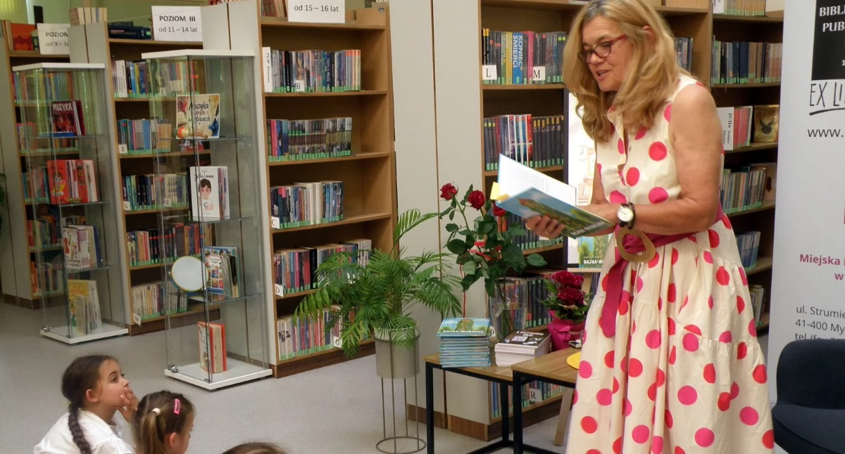 Słowo pisane, Spotkanie „Panią Bajką” mysłowickiej bibliotece Maria Inglot Gonera promowała swoją najnowszą książkę - zdjęcie, fotografia