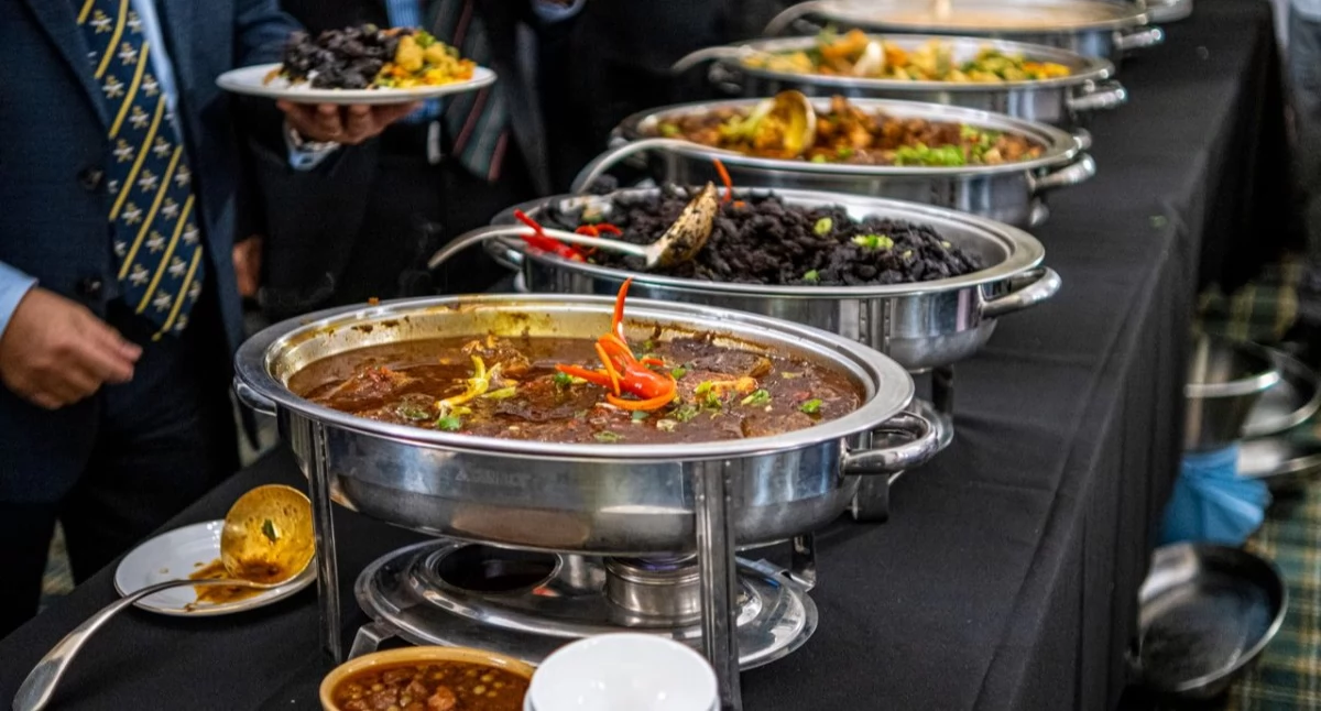 Informator gospodarczo reklamowy, wybrać catering okolicznościowy dopasowany charakteru wydarzenia - zdjęcie, fotografia