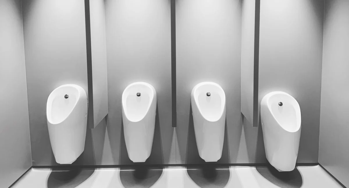 Informator gospodarczo reklamowy, Pisuar bezwodny oszczędność nowoczesne rozwiązanie łazienek - zdjęcie, fotografia