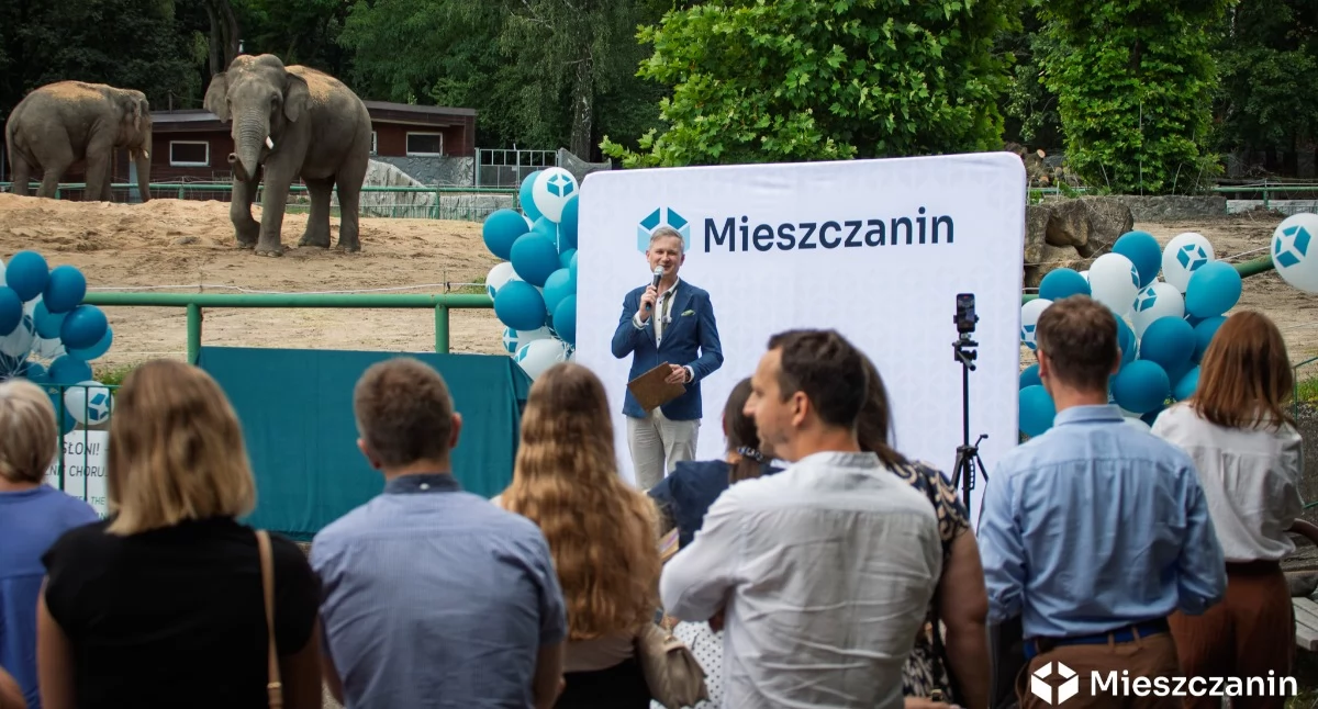 Odsłonięcie pamiątkowej tablicy sponsorskiej. Fot. Mieszczanin