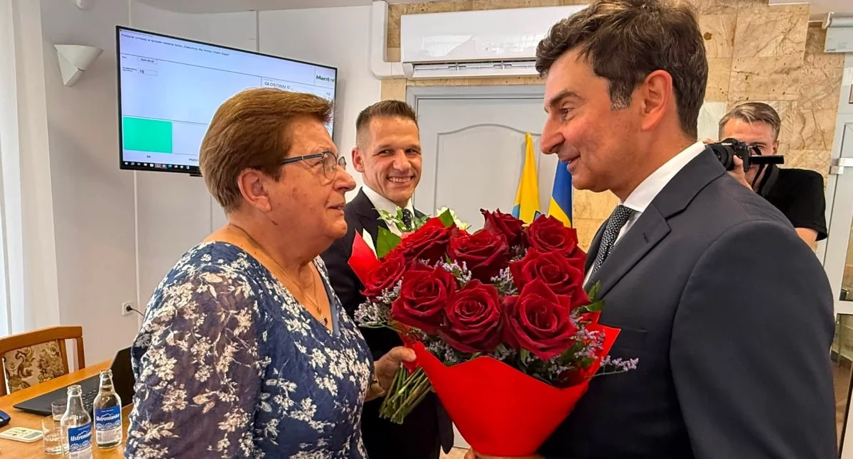 SAMORZĄD, Teresa Misterek tytułem Zasłużony Gminy Chełm Śląski - zdjęcie, fotografia