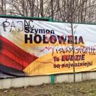 Zniszczone banery wyborcze Szymona Hołowni