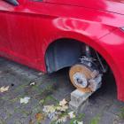 Wraki na parkingu na ul. Kaczej