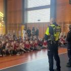 Ferie coraz bliżej! Policjanci przypominają dzieciom o bezpieczeństwie. Fot. KMP Mysłowice