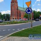 Trawa wokół ronda w centrum Mysłowic