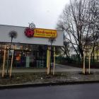 Rozjeżdżony zieleniec zamiast parkingu