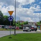 Trawa wokół ronda w centrum Mysłowic
