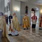 Życzenia i kwiaty dla kapłanów jubilatów