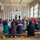 Ferie coraz bliżej! Policjanci przypominają dzieciom o bezpieczeństwie. Fot. KMP Mysłowice