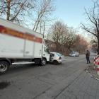 Wypadek na ul. Towarowej. Kierowca opla trafił do szpitala