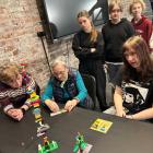 Klocki LEGO bohaterami zajęć międzypokoleniowych