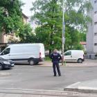 Rozlany beton na jezdni i torowisku tramwajowym