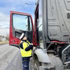 Policyjne kontrole ciężarówek i autobusów 