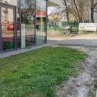 Nowy zieleniec przy Armii Krajowej w Mysłowicach został rozdeptany