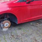 Wraki na parkingu na ul. Kaczej