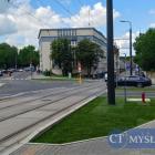 Trawa wokół ronda w centrum Mysłowic