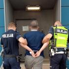 Pijany kierowca rozjechał rabatkę i uciekł przed sąsiadami