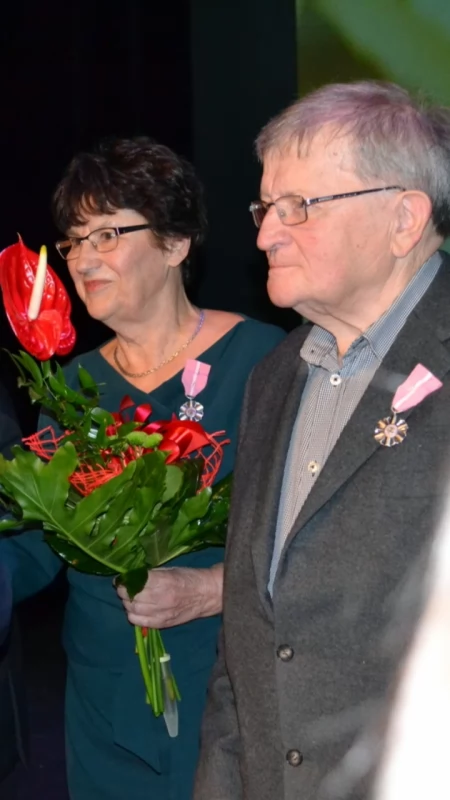 Kolejka po Medale za Długoletnie Pożycie Małżeńskie. Problem dotyka także jubilatów z Mysłowic