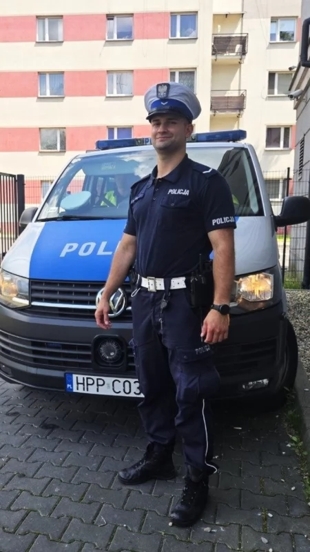 Pomógł mężczyźnie w kryzysie emocjonalnym. Bohaterska postawa policjanta po służbie
