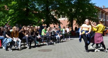 „Baw się z nami sportowcami”, czyli rodzinny festyn w szkole na Piasku