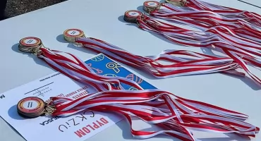 Sztafetowe zmagania dzieci i młodzieży w Parku Słupna