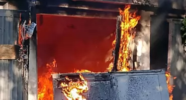 Pożar na ulicy Krakowskiej. Ogień zajął opuszczony garaż