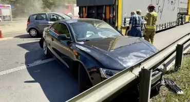 Wypadek i kolizja na mysłowickim odcinku autostrady A4. 2 osoby ranne, droga jest zablokowana