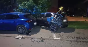 Pijany kierowca wjechał w zaparkowane auta na ul. Stalmacha. Zatrzymali go świadkowie