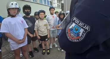 Czwartoklasiści z Imielina zdali egzamin pod okiem policjanta