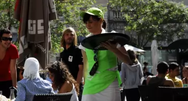 Studencki portfel w wakacje. Kiedy praca sezonowa zasili konto ZUS, a kiedy dostaniesz całą pensję?