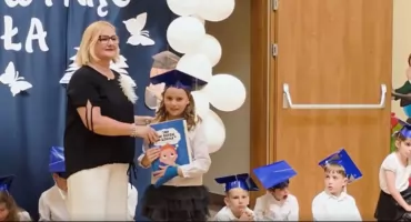 98 przedszkolaków pożegnało przedszkole. Przed nimi nowy etap edukacji